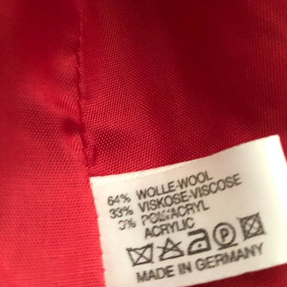 Tullo 2 piece ladie's ensemble with black fox collar - Picture 10 of 10